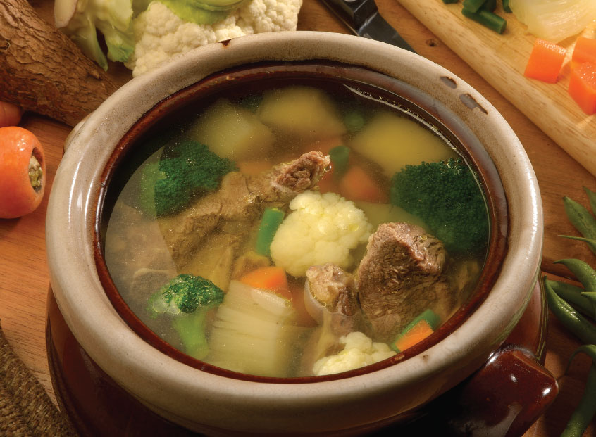 CALDO DE COSTILLA Y LEGUMBRES